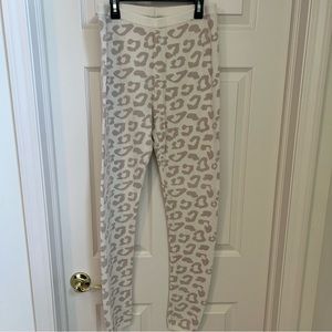 Barefoot dream leggings cheetah print cream and tan size M NWT